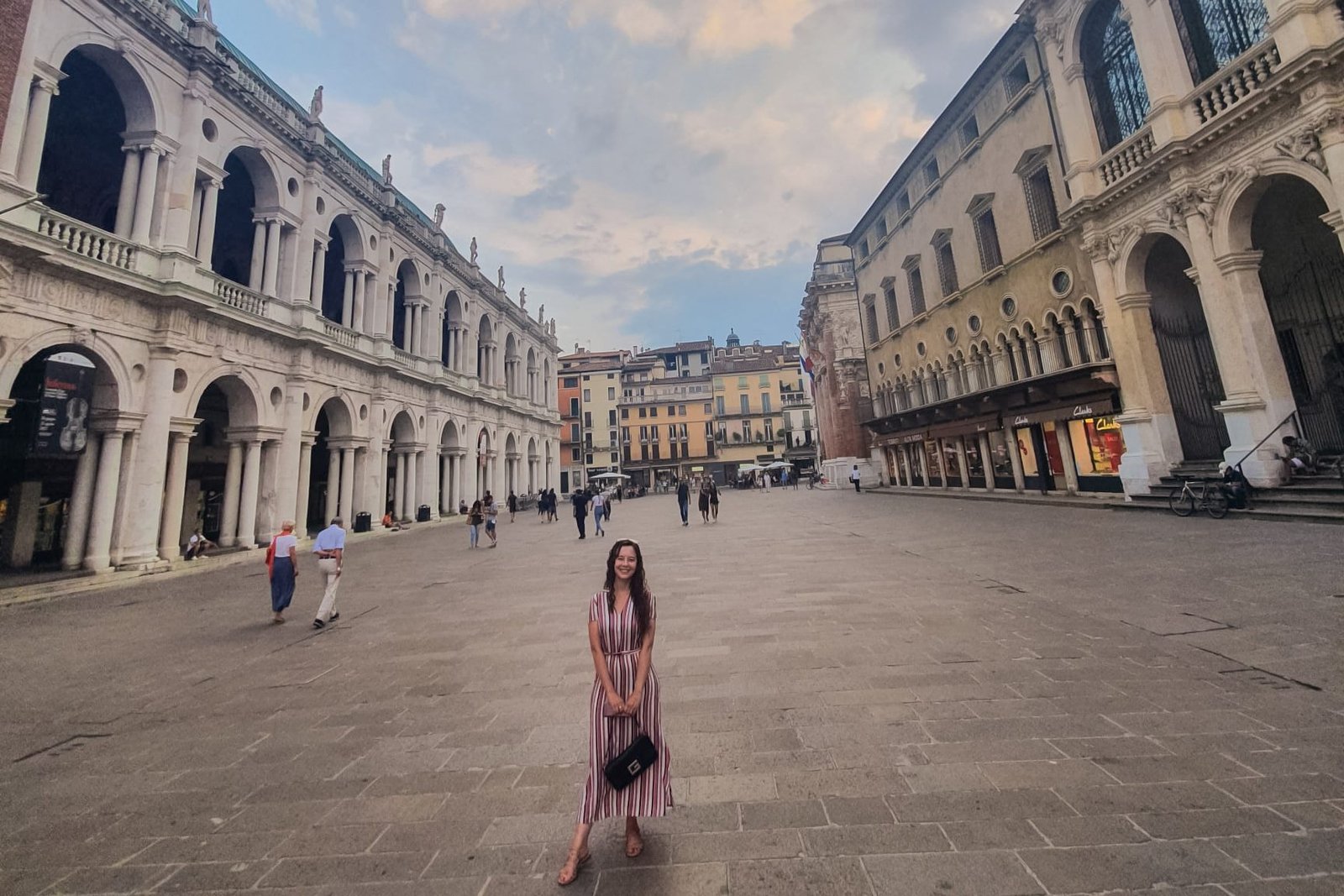 4 perrengues que passamos viajando 2 Aceitamos Viagens perrengue de viagem vicenza centro edited perrengues