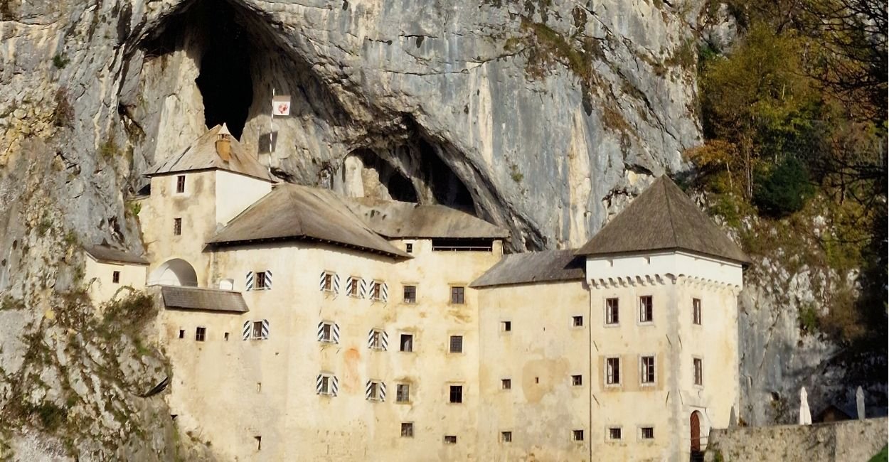 castelo de predjama Europa