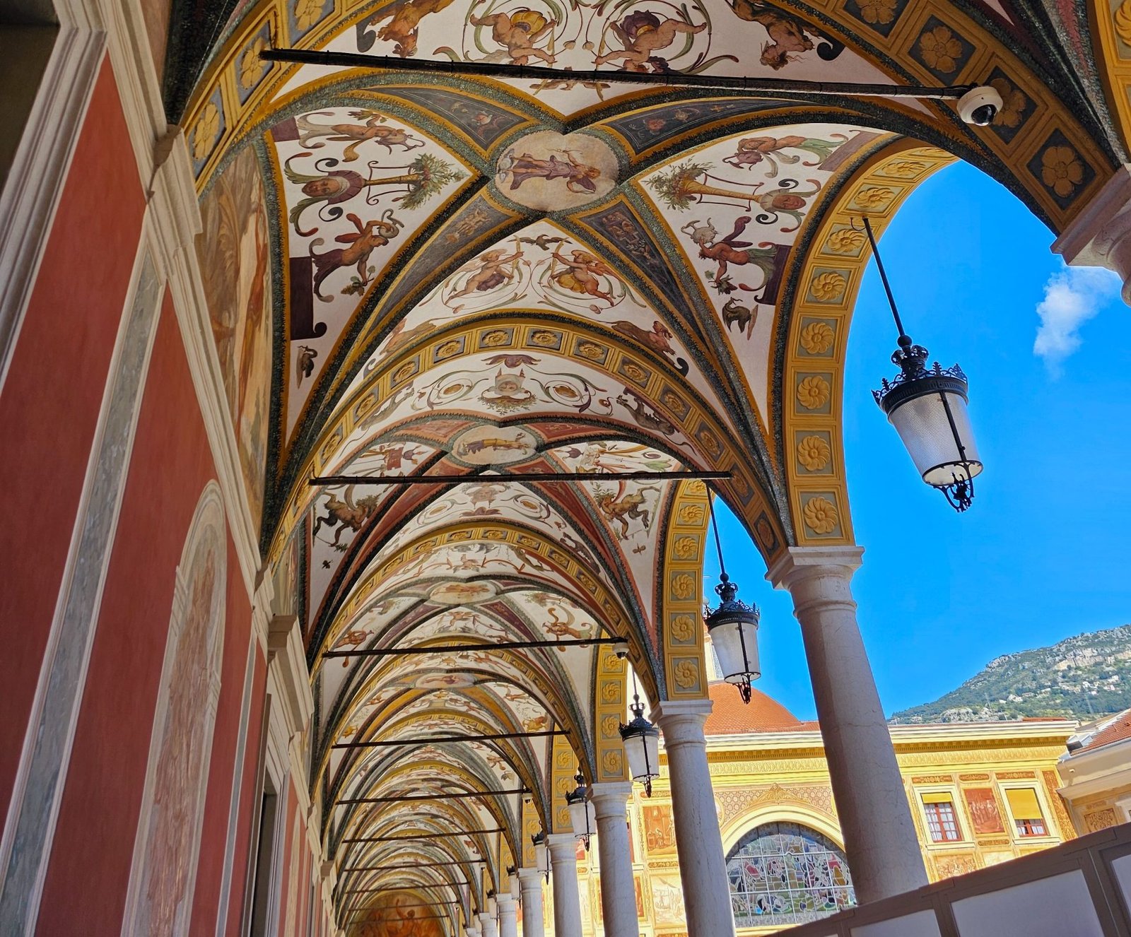 patio palacio de monaco
