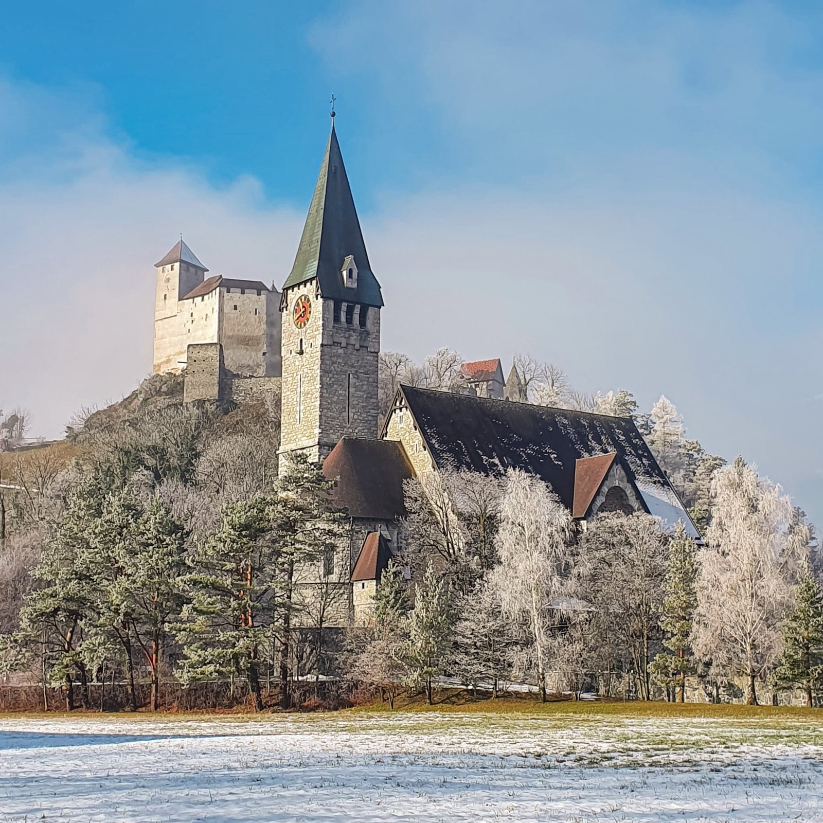 O que fazer em Liechtenstein? 7 Aceitamos Viagens o que fazer em Liechtenstein o que fazer em Liechtenstein igreja 2