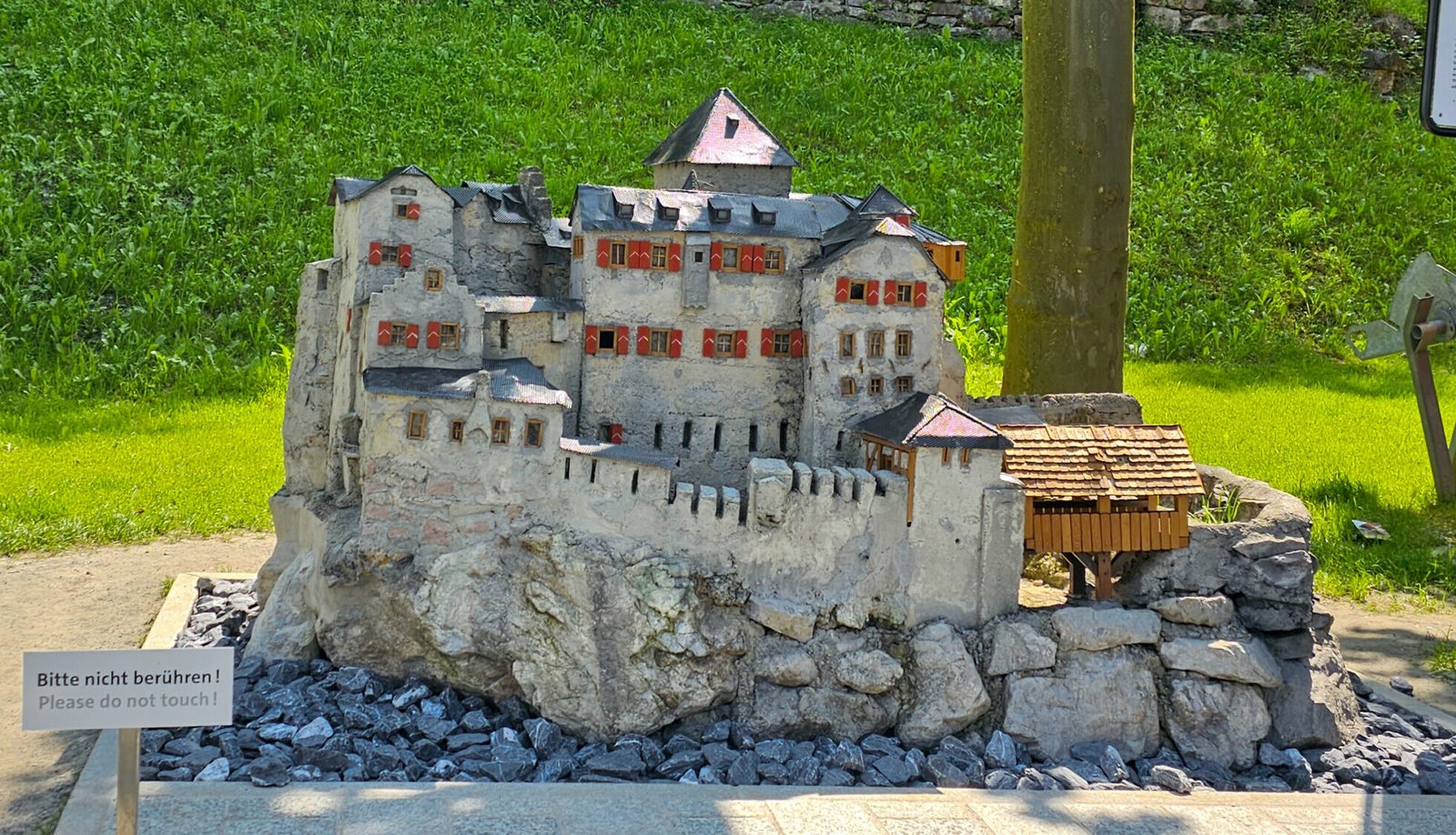 miniatura de um castelo